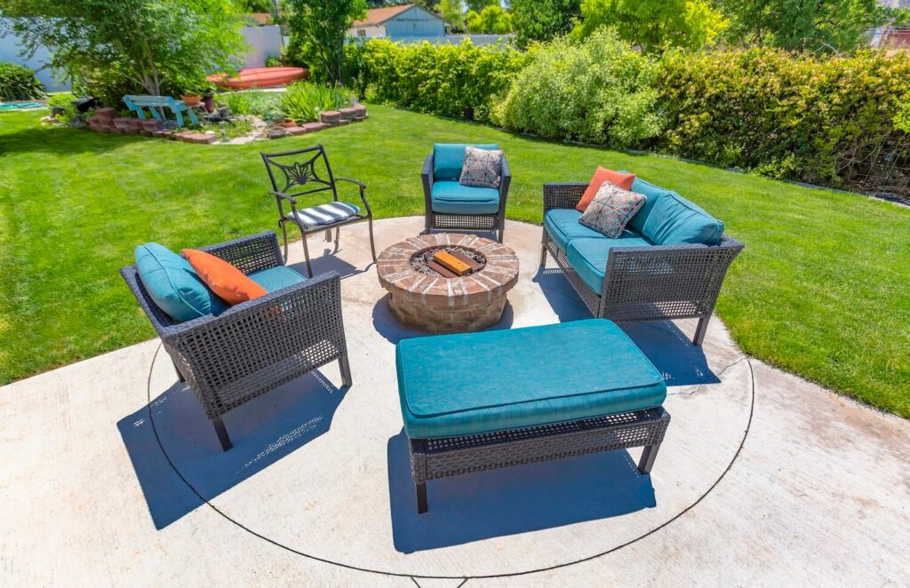 What are The Benefits of a Paver Fire Pit Over an Outdoor Fireplace backyard gas fire outdoor pavers gravel is messy firepit paving gas services