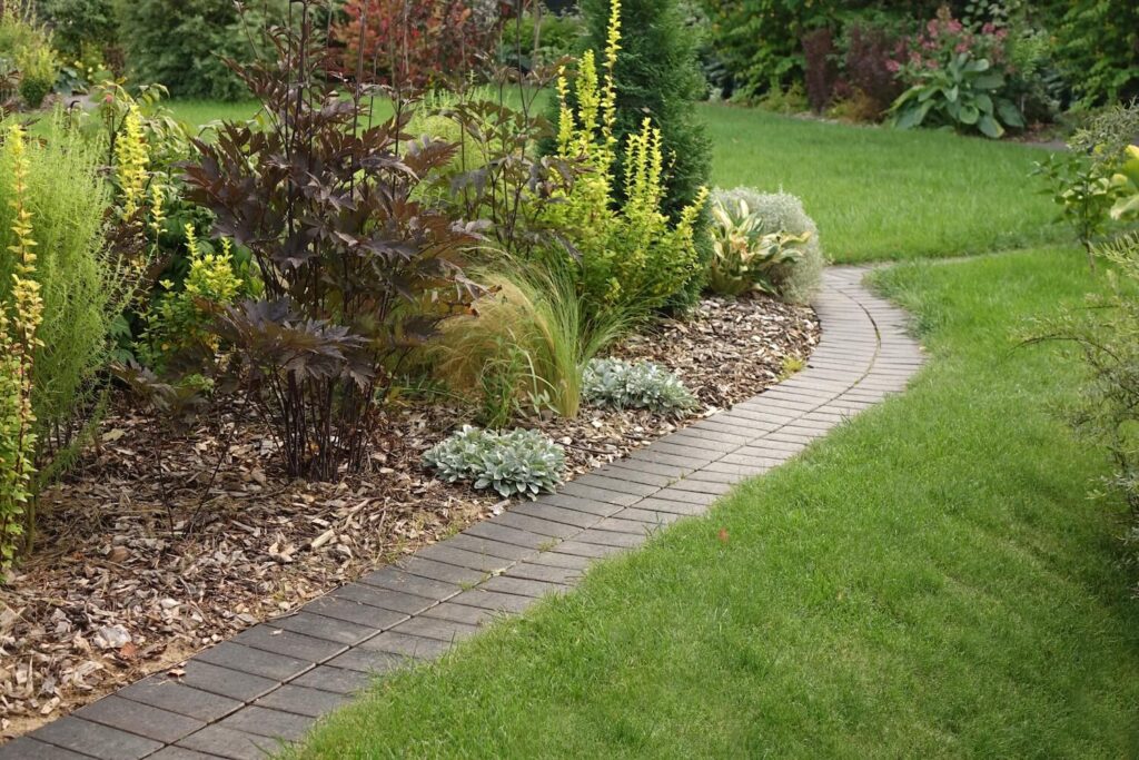 How Paver Borders Make Your Outdoor Space Look More Cohesive