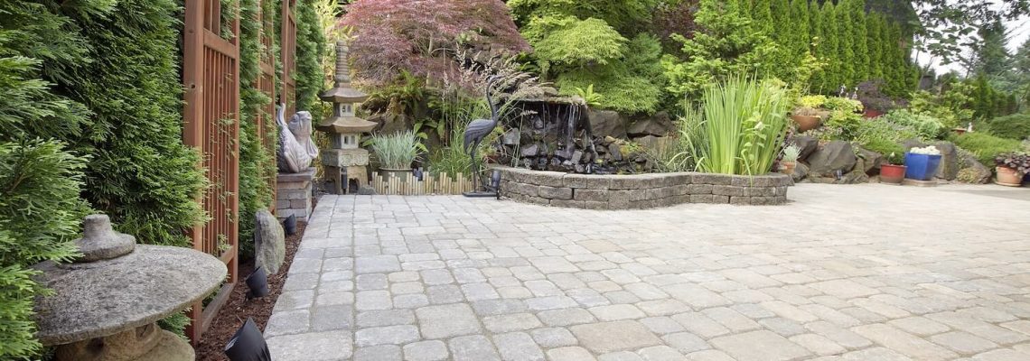 Why Winter Time Is a Great Time to Start Your Outdoor Hardscape or paver Project